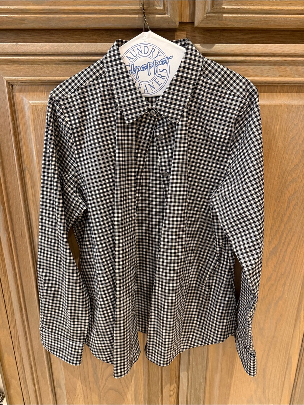 Talbots Wrinkle Resistant Black & White Button Down Shirt w Metallic details